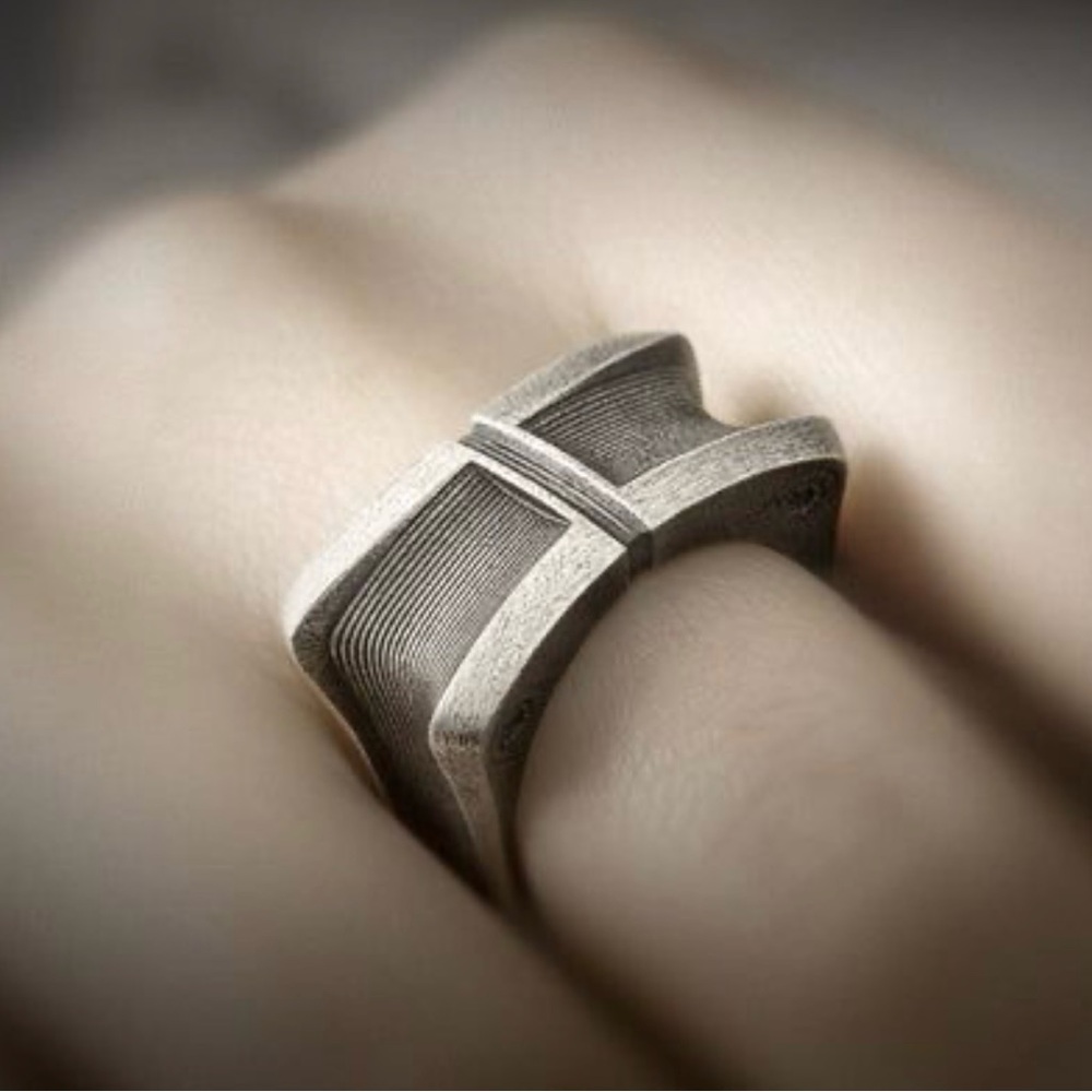 Mens Silver Ring - Dune/ Sci Fi inspired size 12 3/4 - Picture 4 of 5